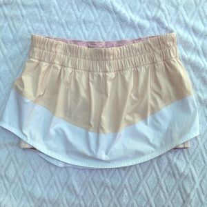 Lululemon ballerina pink and white skirt/ Size 10